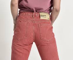 ORGANIC RED AWESOME BAGGIES HIGH WAIST STRAIGHT LEG JEAN